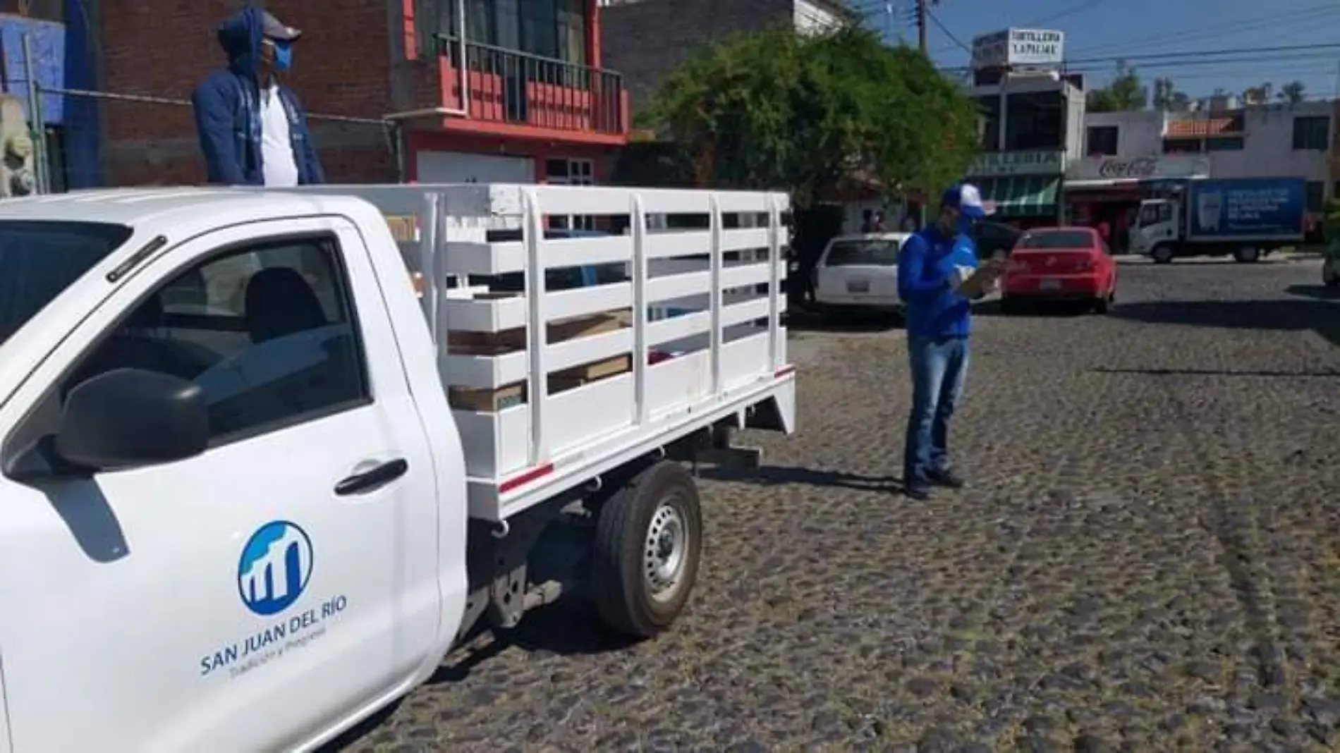 Piden proporcionar dirección adecuada para no perder tiempo en la entrega de apoyos alimentarios.  Foto Cortesía  Gobierno de San Juan del Río